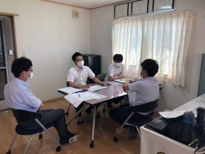 FAE00A80-9780-480D-9CE2-F10CC6784AB6