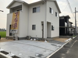 6DE60F6A-3733-4549-817E-52198AF8B836