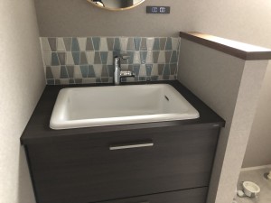 5F731977-2372-4A0A-9EEE-E0AB45289C06